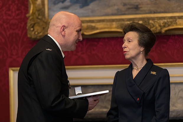 Prison Officer Mark Coleman receiving his award from HRH Princess Royal